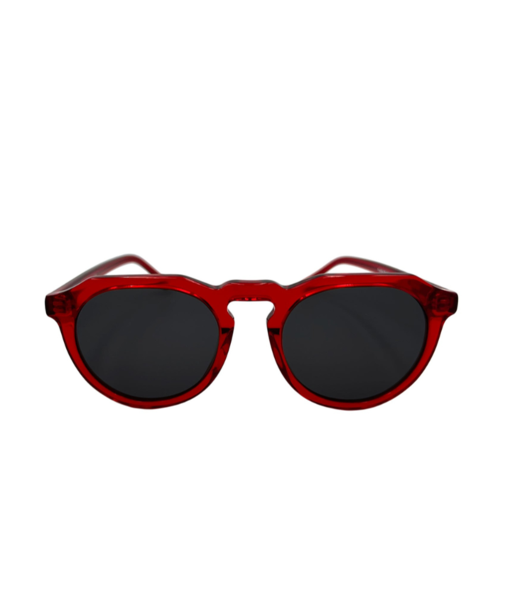 Red_polarised_sunglasses_from_Ozeano_Vision