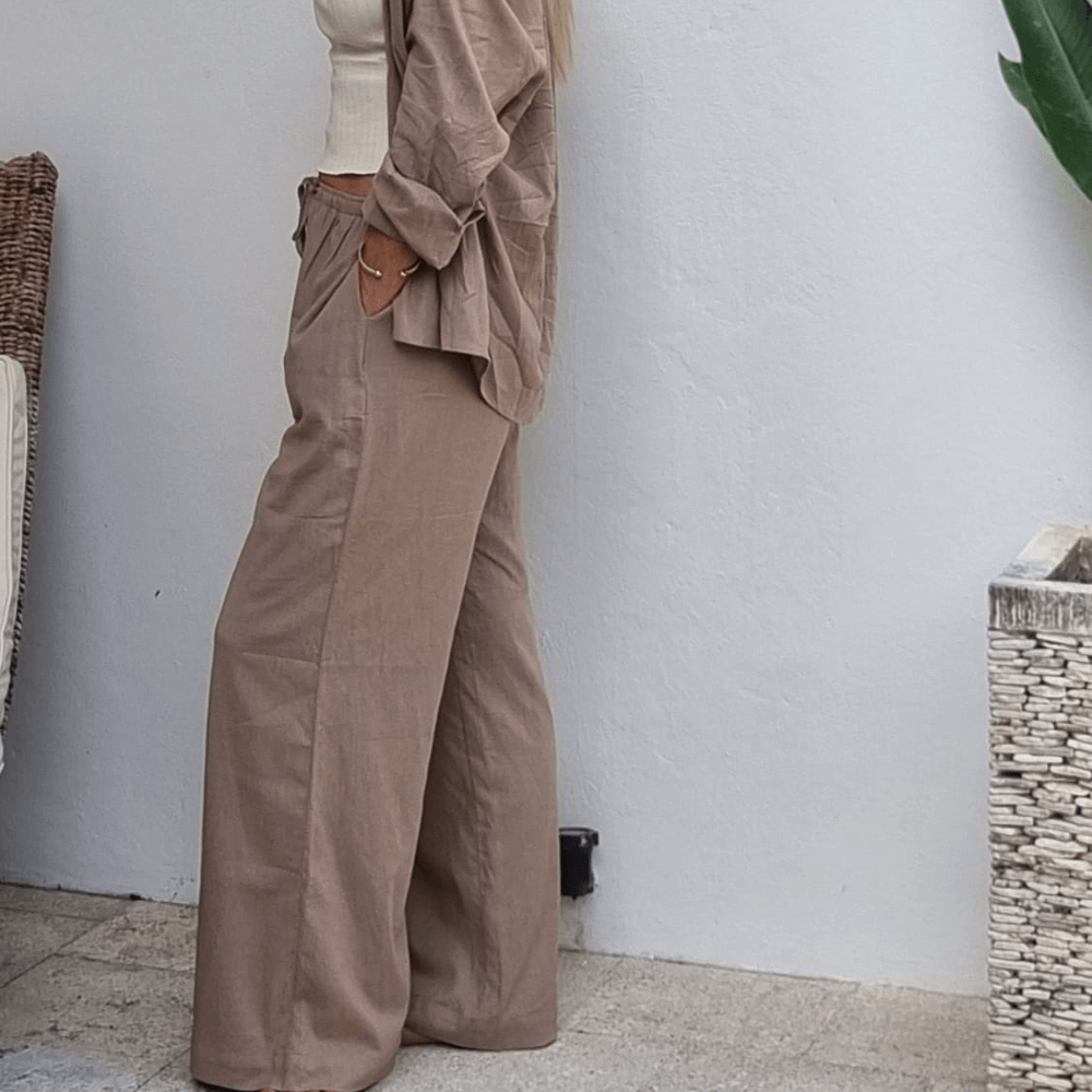 The Linen Pants in Taupe side view