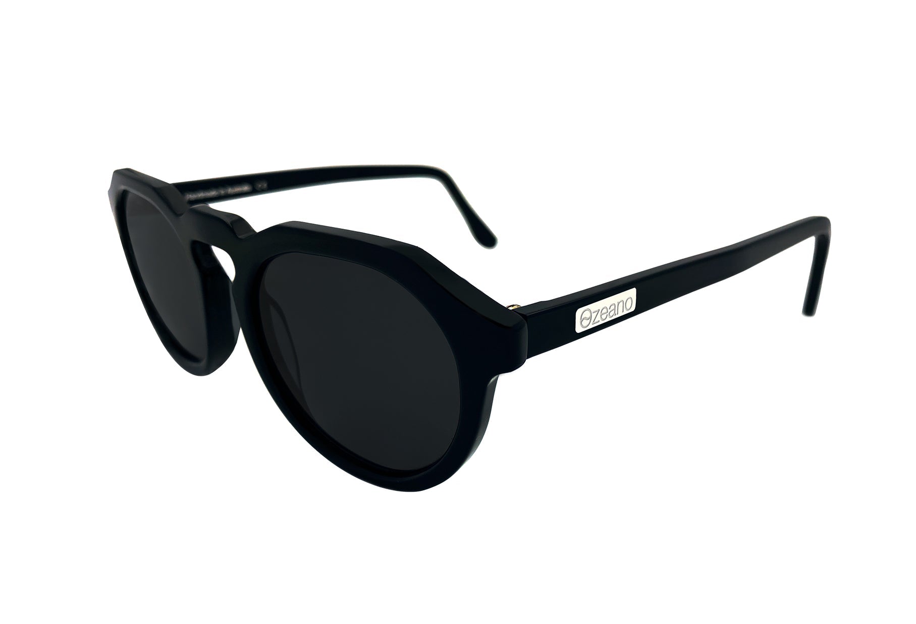 Black polarised sunglasses from Ozeano Vision